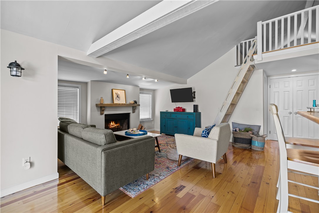 1024 Anthony Road Portsmouth, RI 02871 - Photo 7 of 20