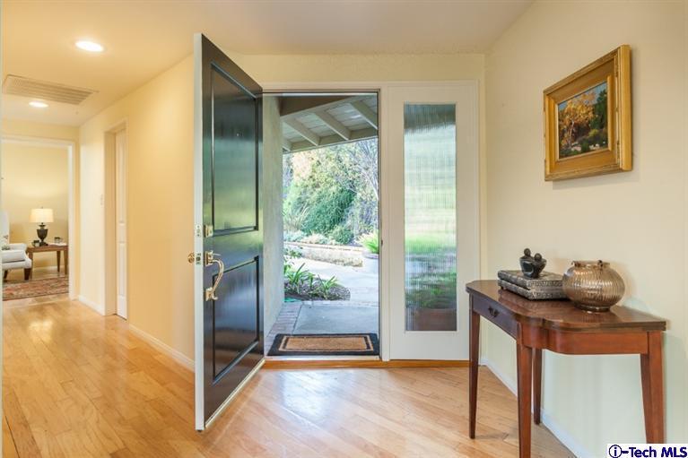 1700 Devon Road Pasadena, CA 91103 - Photo 2 of 28 a workspace with furniture and window