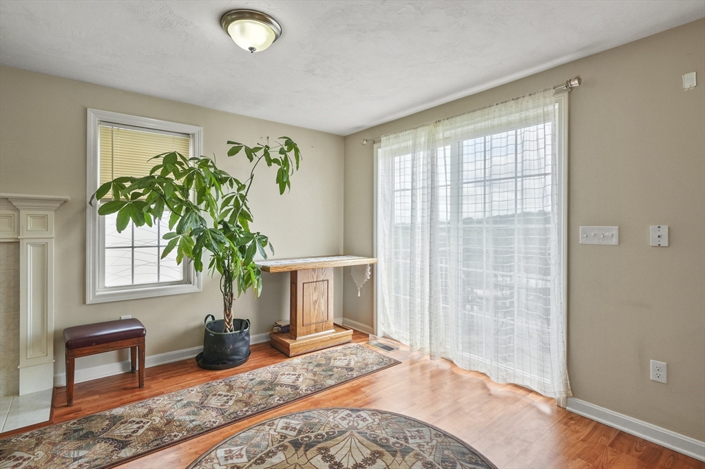 28 Bittersweet Boulevard Worcester, MA 01607 - Photo 12 of 26