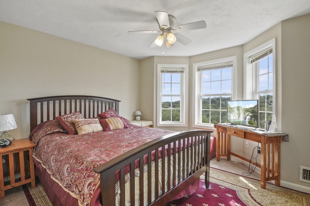 28 Bittersweet Boulevard Worcester, MA 01607 - Photo 14 of 26