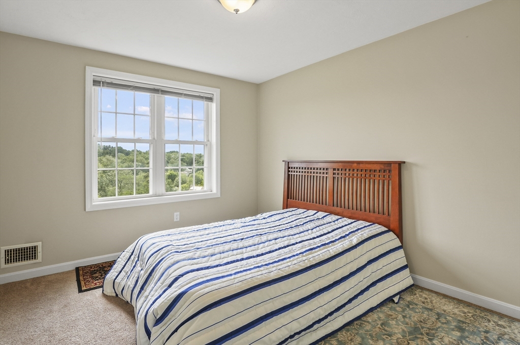 28 Bittersweet Boulevard Worcester, MA 01607 - Photo 17 of 26