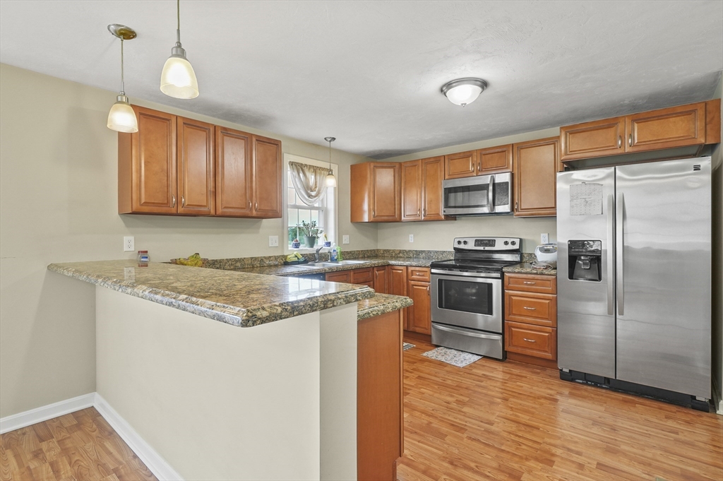 28 Bittersweet Boulevard Worcester, MA 01607 - Photo 3 of 26