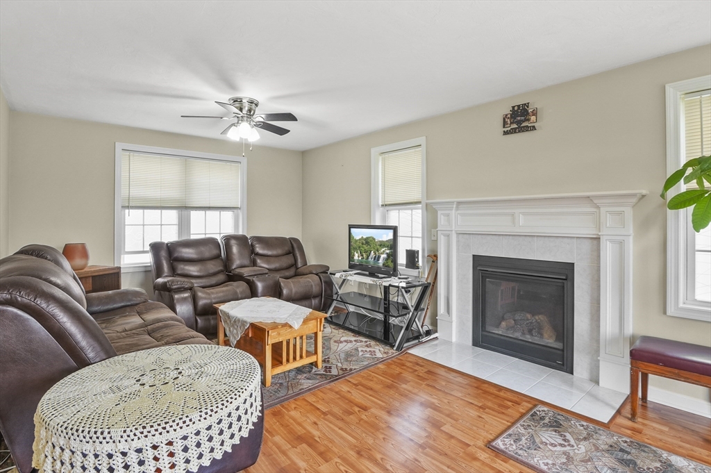 28 Bittersweet Boulevard Worcester, MA 01607 - Photo 7 of 26