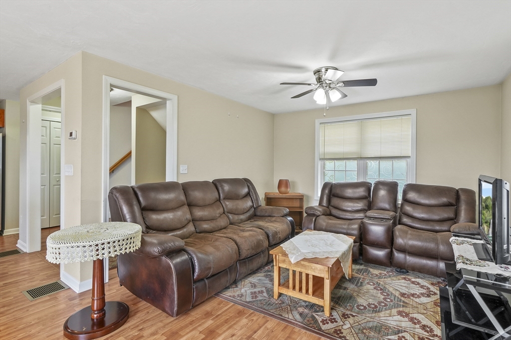 28 Bittersweet Boulevard Worcester, MA 01607 - Photo 8 of 26