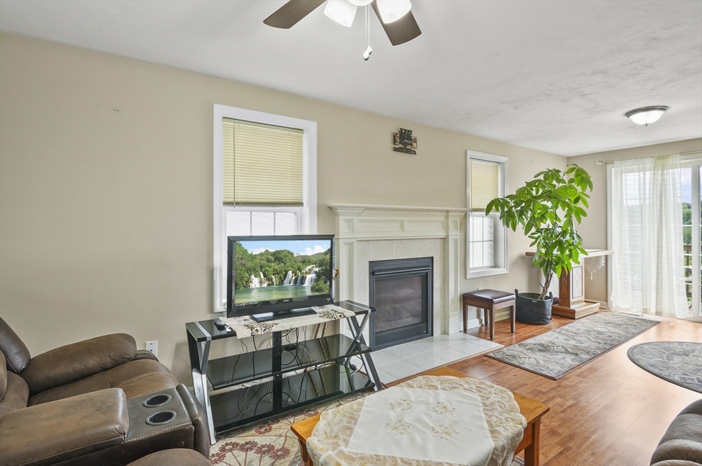 28 Bittersweet Boulevard Worcester, MA 01607 - Photo 9 of 26