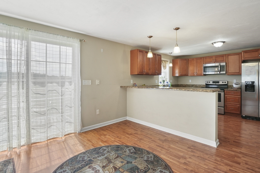 28 Bittersweet Boulevard Worcester, MA 01607 - Photo 10 of 26