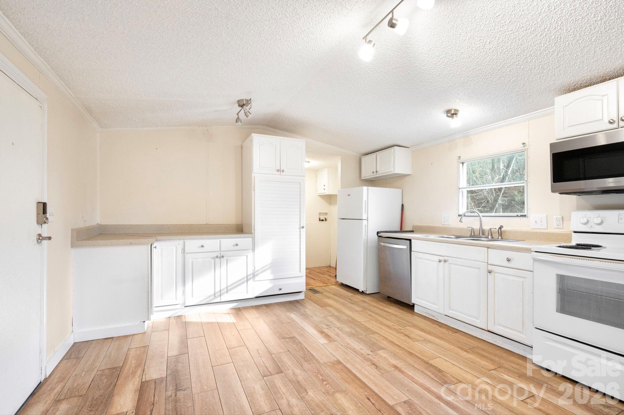 101 Laurel Loop Road Fletcher, NC 28732 - Photo 11 of 23