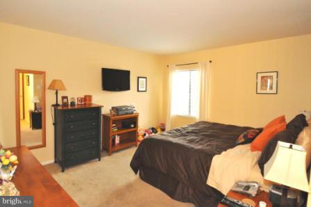 11210 Cherry Hill Road, Unit 302 Beltsville, MD 20705 - Photo 9 of 15 Bath (Master)