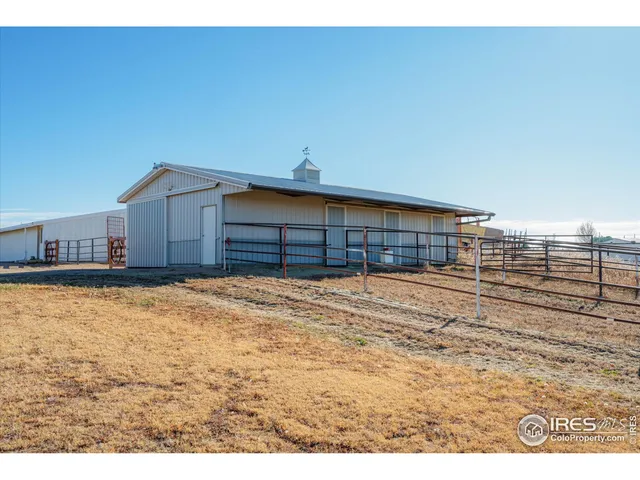 a view of a livingroom with furniture