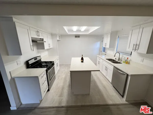 $4,000 | 10846 Scoville Avenue, Sunland, CA 91040