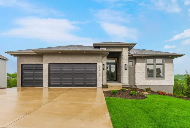 $1,092,603 | 24564 West 124th Terrace, Olathe, KS 66061