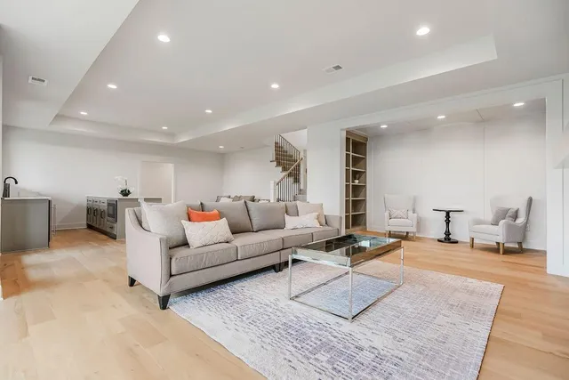 $1,092,603 | 24564 West 124th Terrace, Olathe, KS 66061