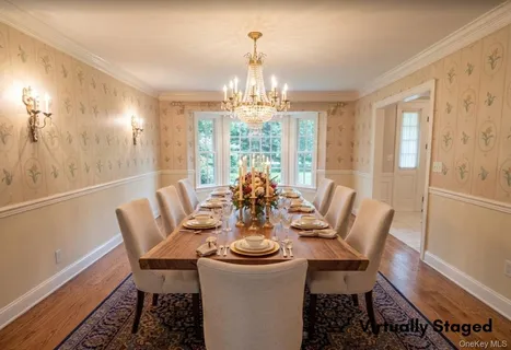 $2,295,000 | 7 Locust Lane, Glen Head, NY 11545