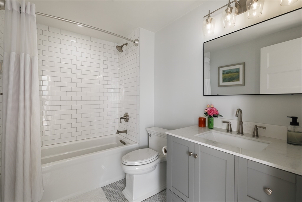 72 Washington Street, Unit 1 Boston, MA 02129 - Photo 12 of 16