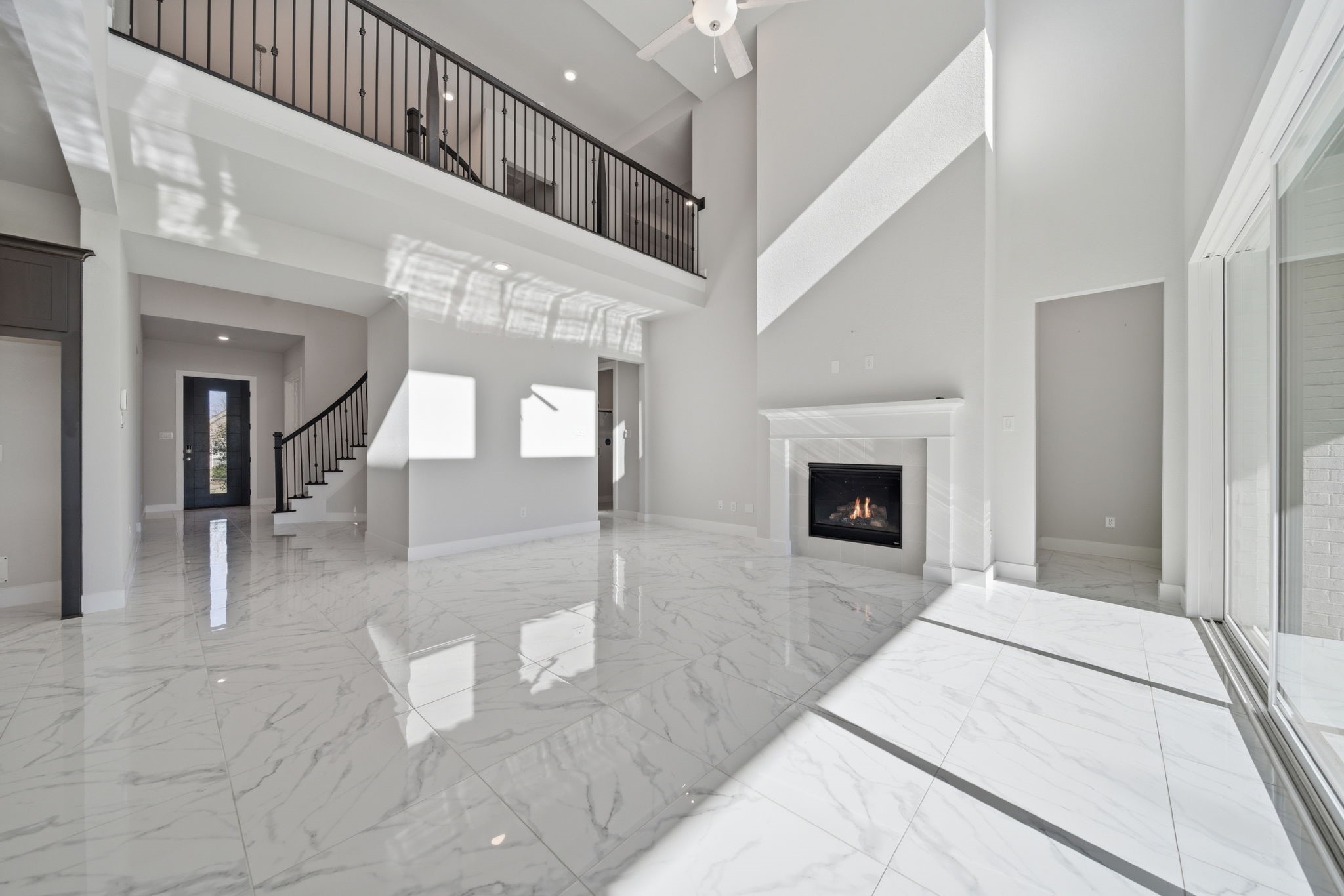 1715 Divino Pass Conroe, TX 77304 - Photo 4 of 12
