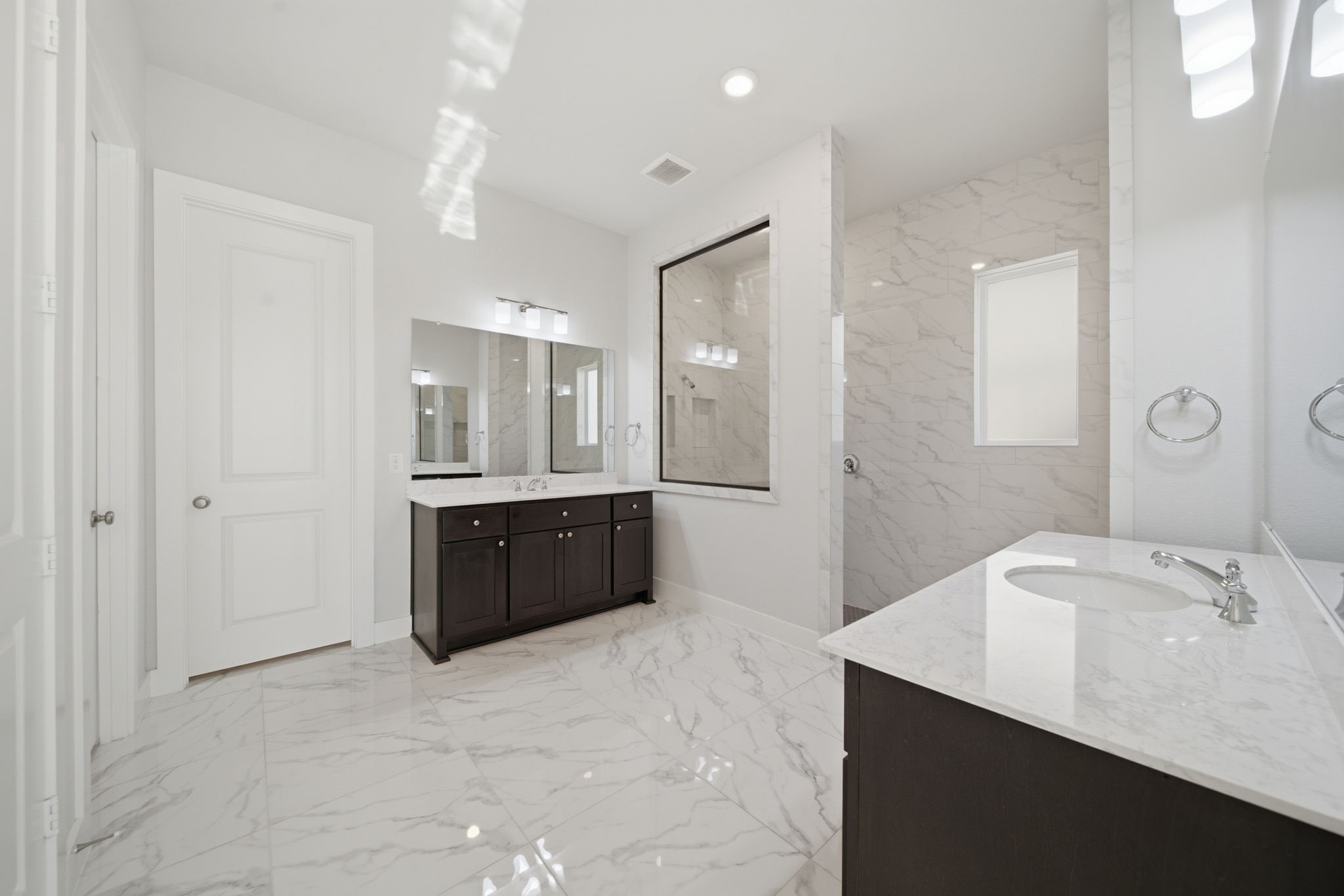1715 Divino Pass Conroe, TX 77304 - Photo 9 of 12