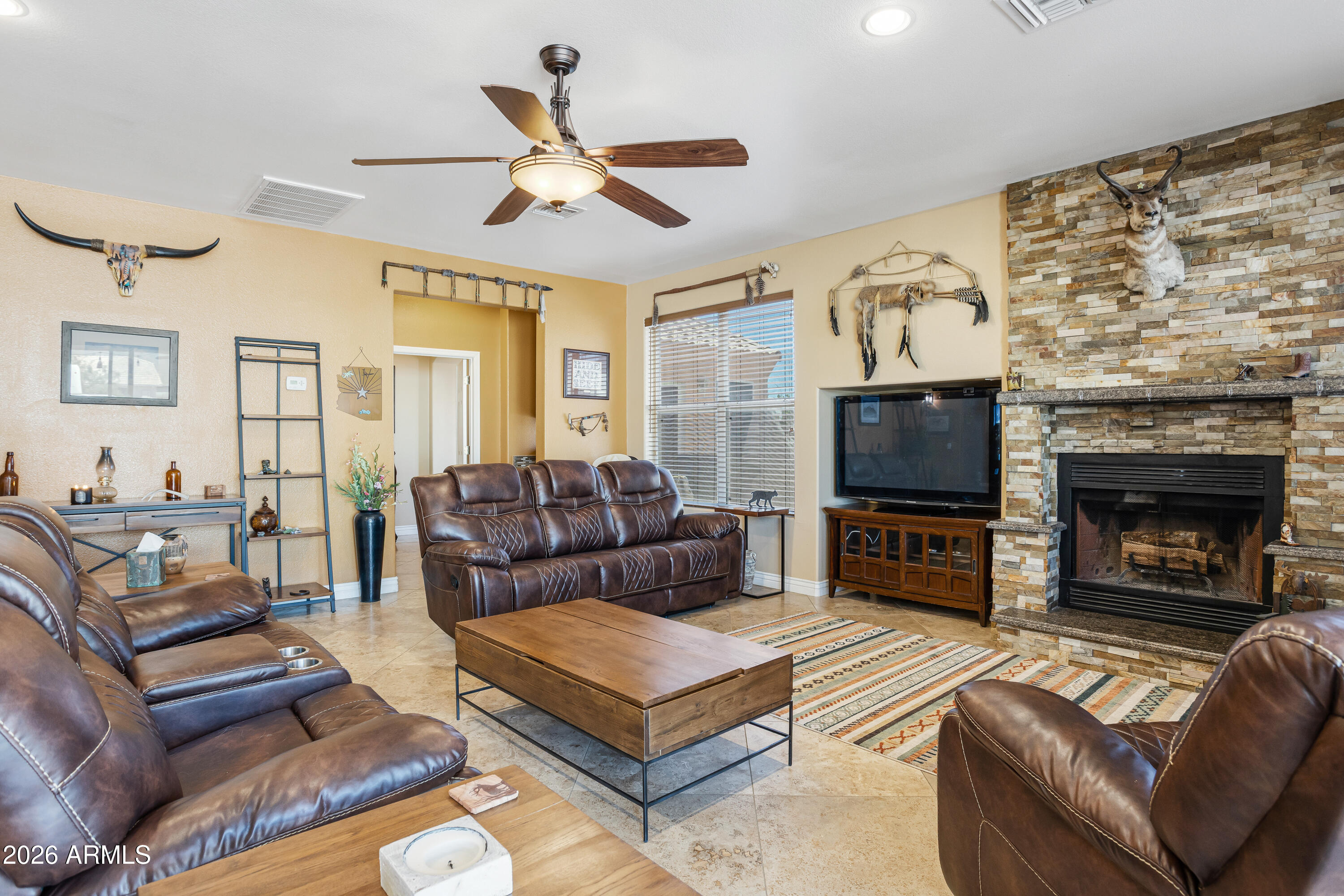 83 South Geronimo Road Apache Junction, AZ 85119 - Photo 4 of 69