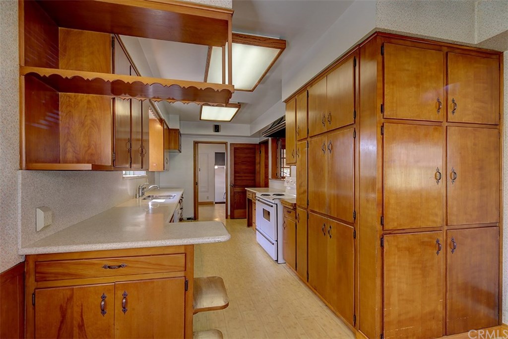 3890 Shadow Grove Road Pasadena, CA 91107 - Photo 17 of 33