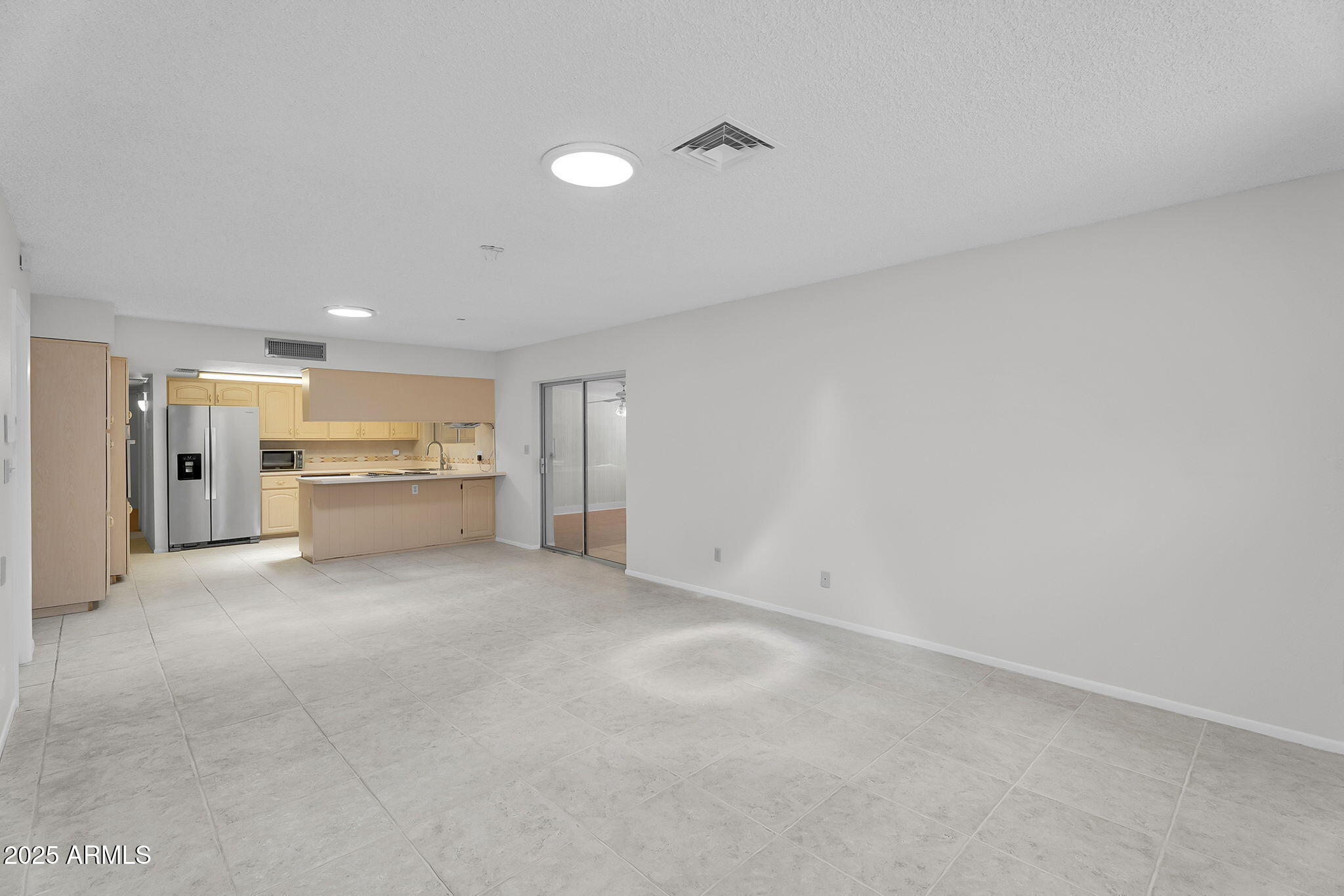 1023 South Ocotillo Drive Apache Junction, AZ 85120 - Photo 7 of 22 Living