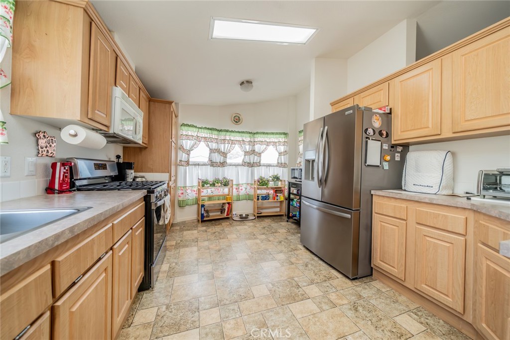 22241 Nisqually Road, Unit 59 Apple Valley, CA 92308 - Photo 11 of 54