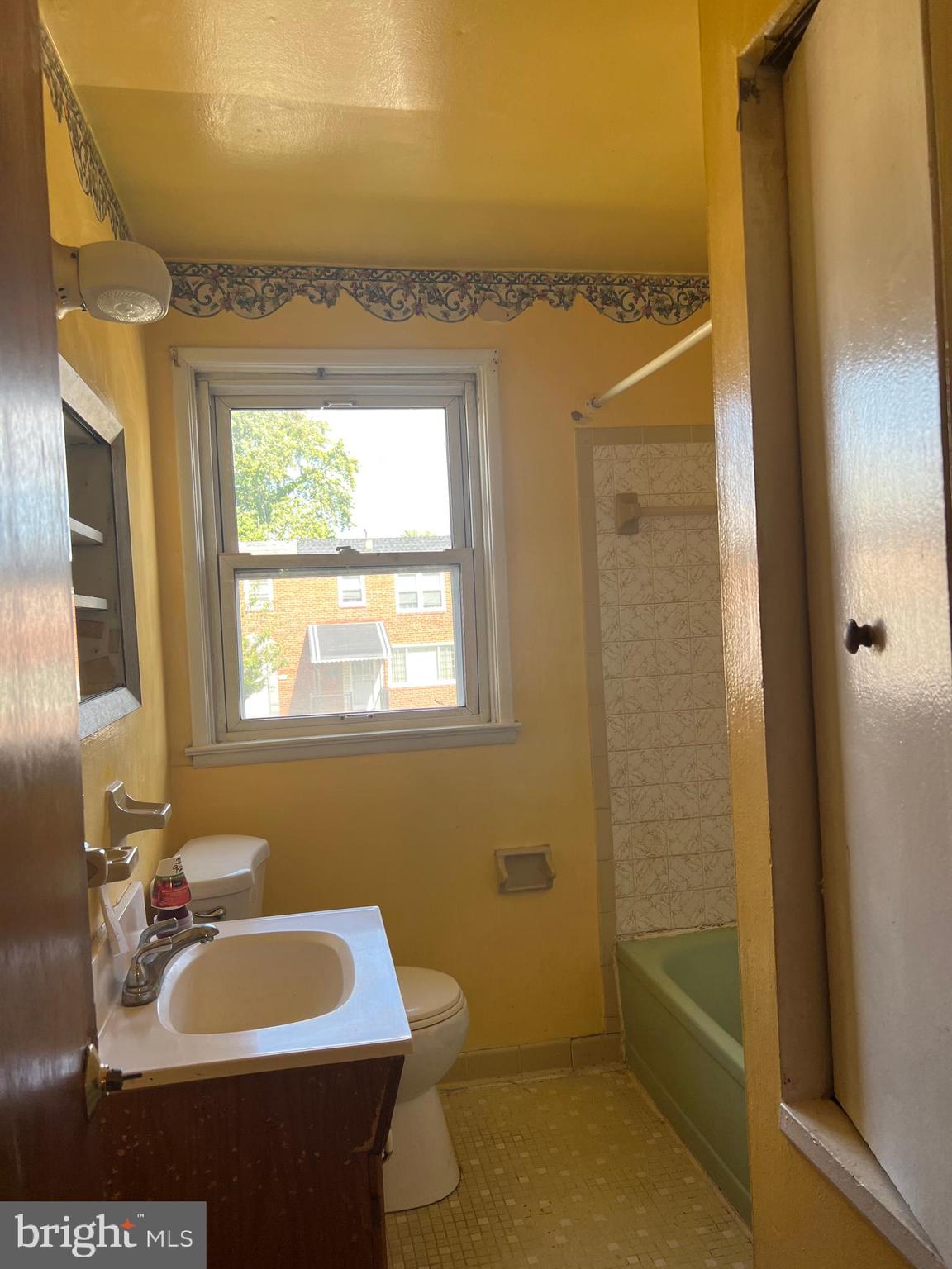 5454 Whitwood Road Baltimore, MD 21206 - Photo 8 of 10 bath