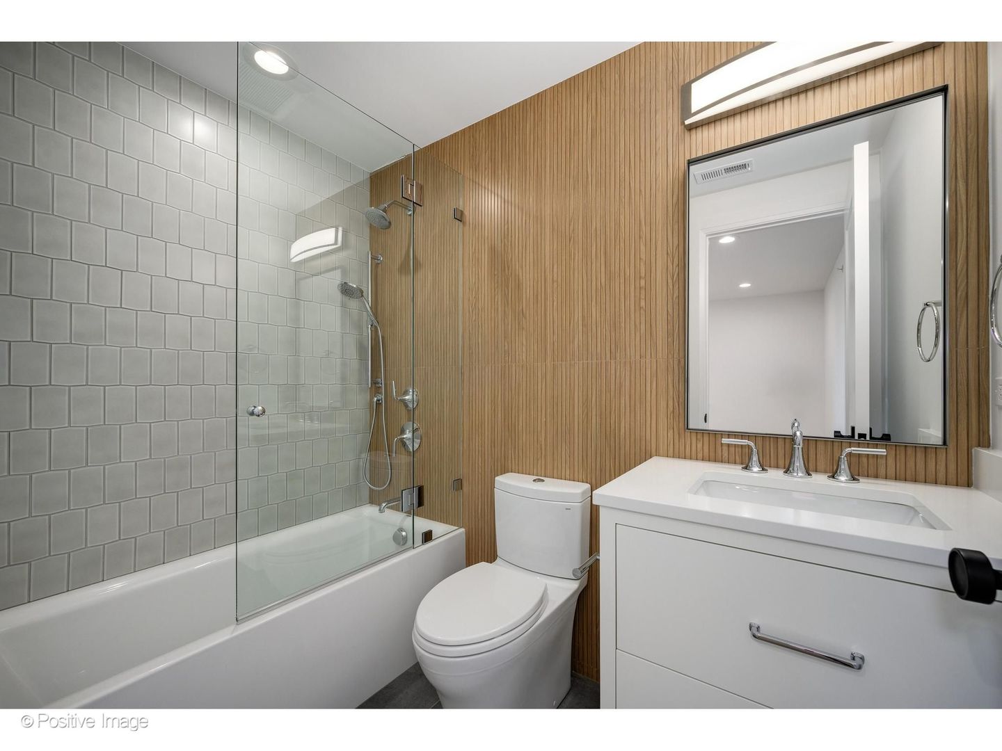 1851 Oakwood Road Northbrook, IL 60062 - Photo 33 of 56