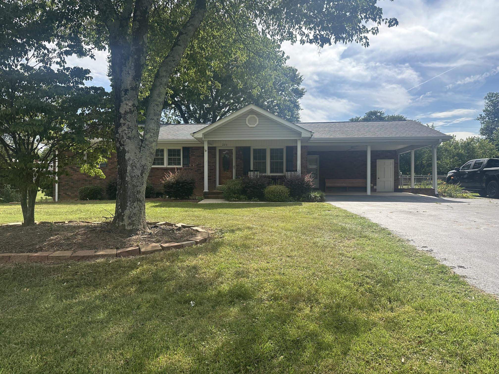 223 Blalock Road Boiling Springs, SC 29316 - Photo 1 of 40