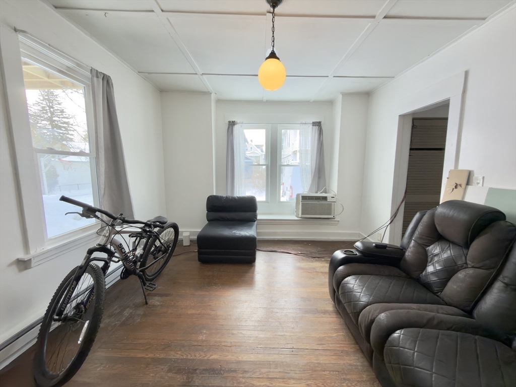 11 Crown Street Springfield, MA 01108 - Photo 13 of 15