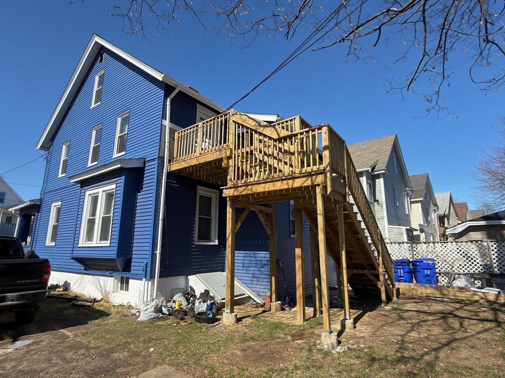 11 Crown Street Springfield, MA 01108 - Photo 15 of 15