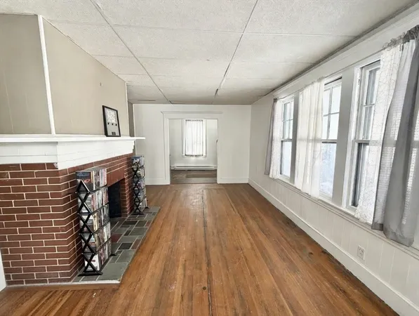 $259,000 | 11 Crown Street, Springfield, MA 01108