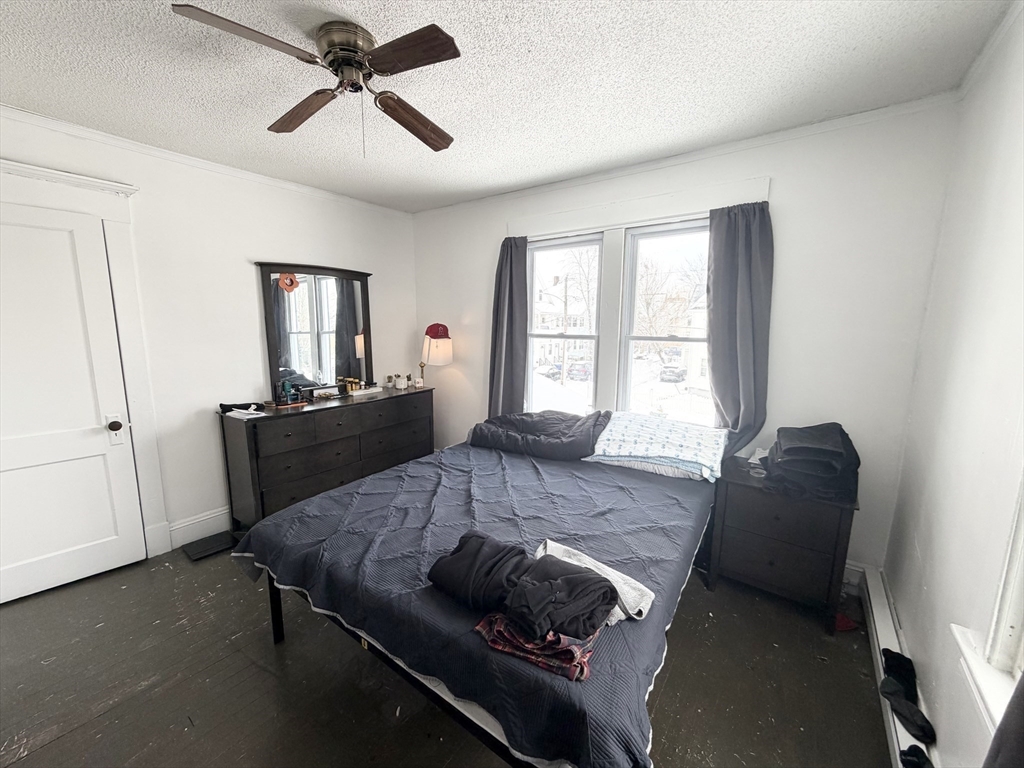 11 Crown Street Springfield, MA 01108 - Photo 7 of 15