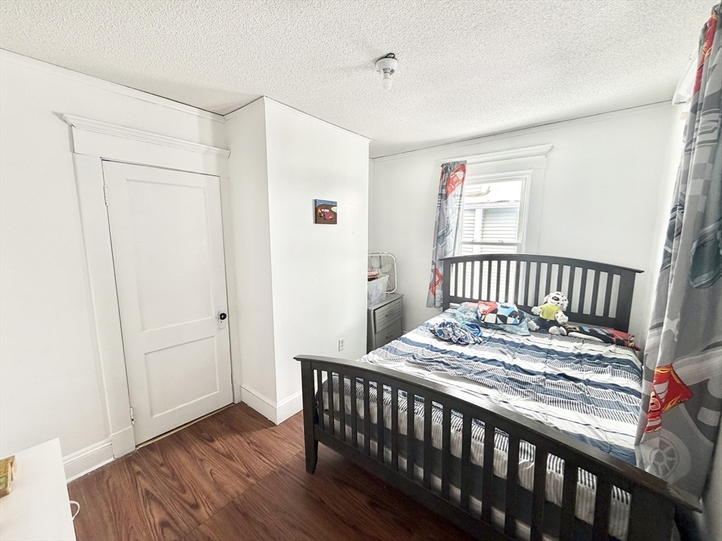 11 Crown Street Springfield, MA 01108 - Photo 8 of 15