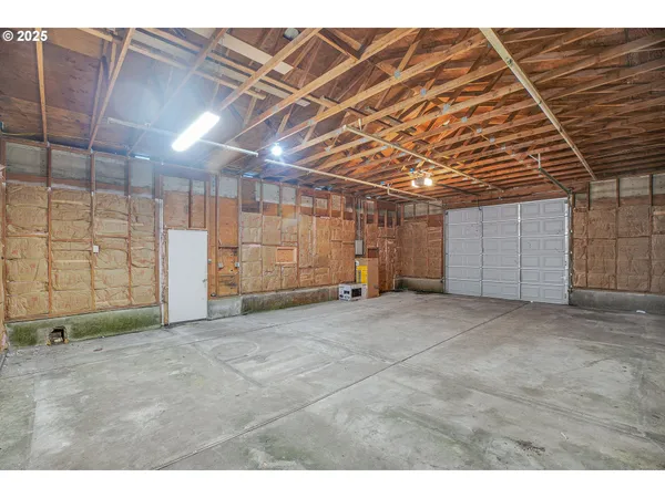$599,000 | 20320 Southeast Walgren Road, Damascus, OR 97089