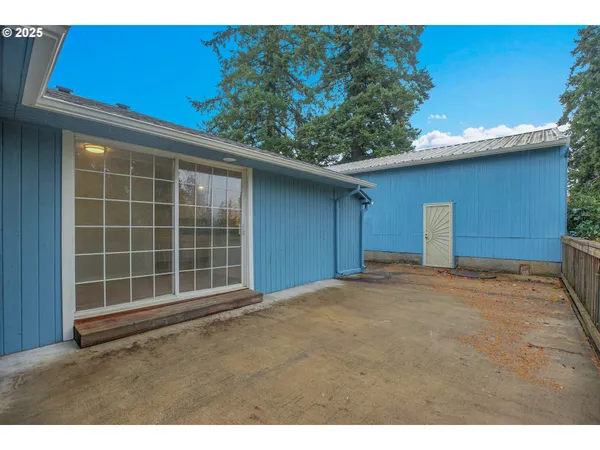 $599,000 | 20320 Southeast Walgren Road, Damascus, OR 97089