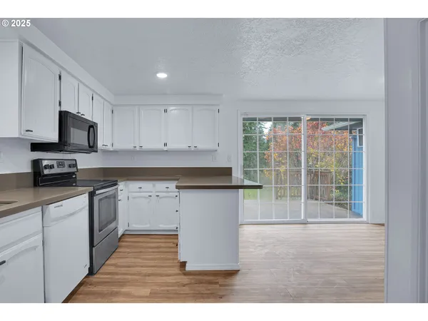 $599,000 | 20320 Southeast Walgren Road, Damascus, OR 97089