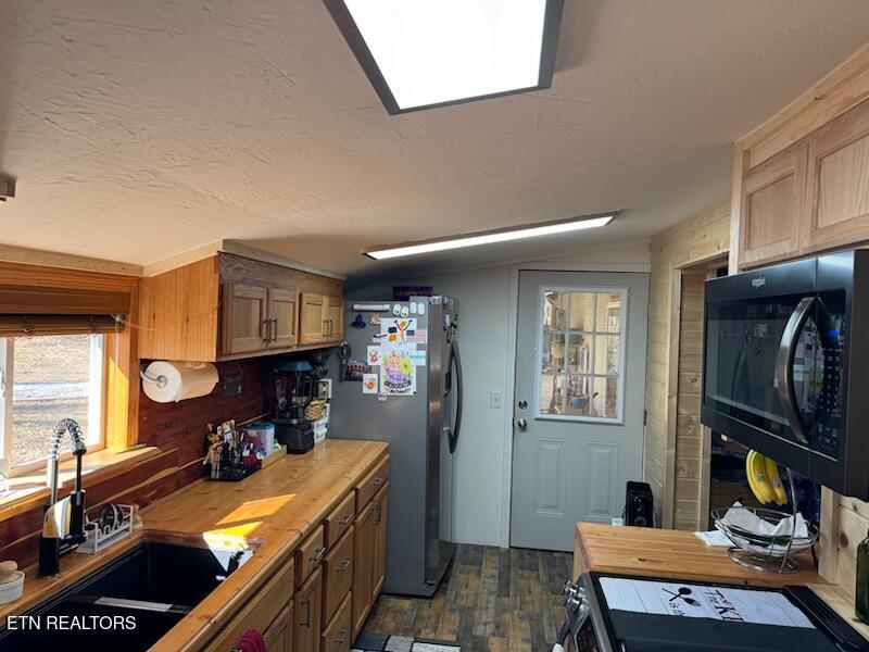 120 Volunteer Road Monterey, TN 38574 - Photo 12 of 53 kitchen updated