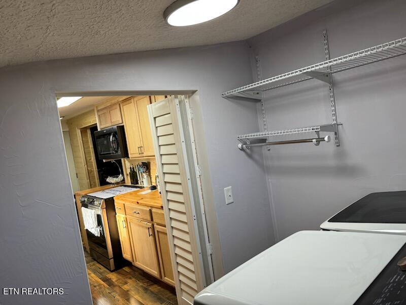 120 Volunteer Road Monterey, TN 38574 - Photo 17 of 53 laundry room