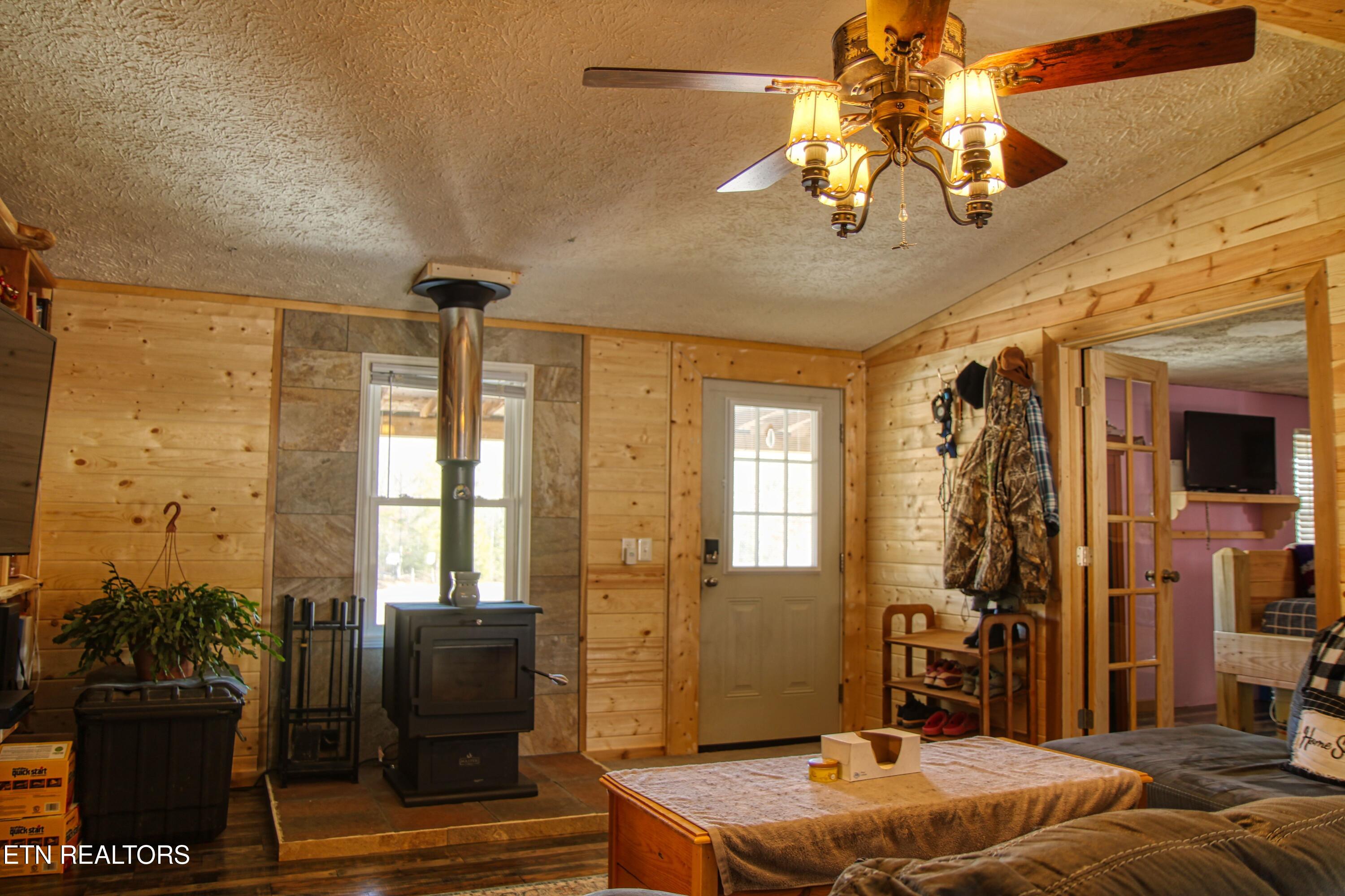 120 Volunteer Road Monterey, TN 38574 - Photo 7 of 53 45