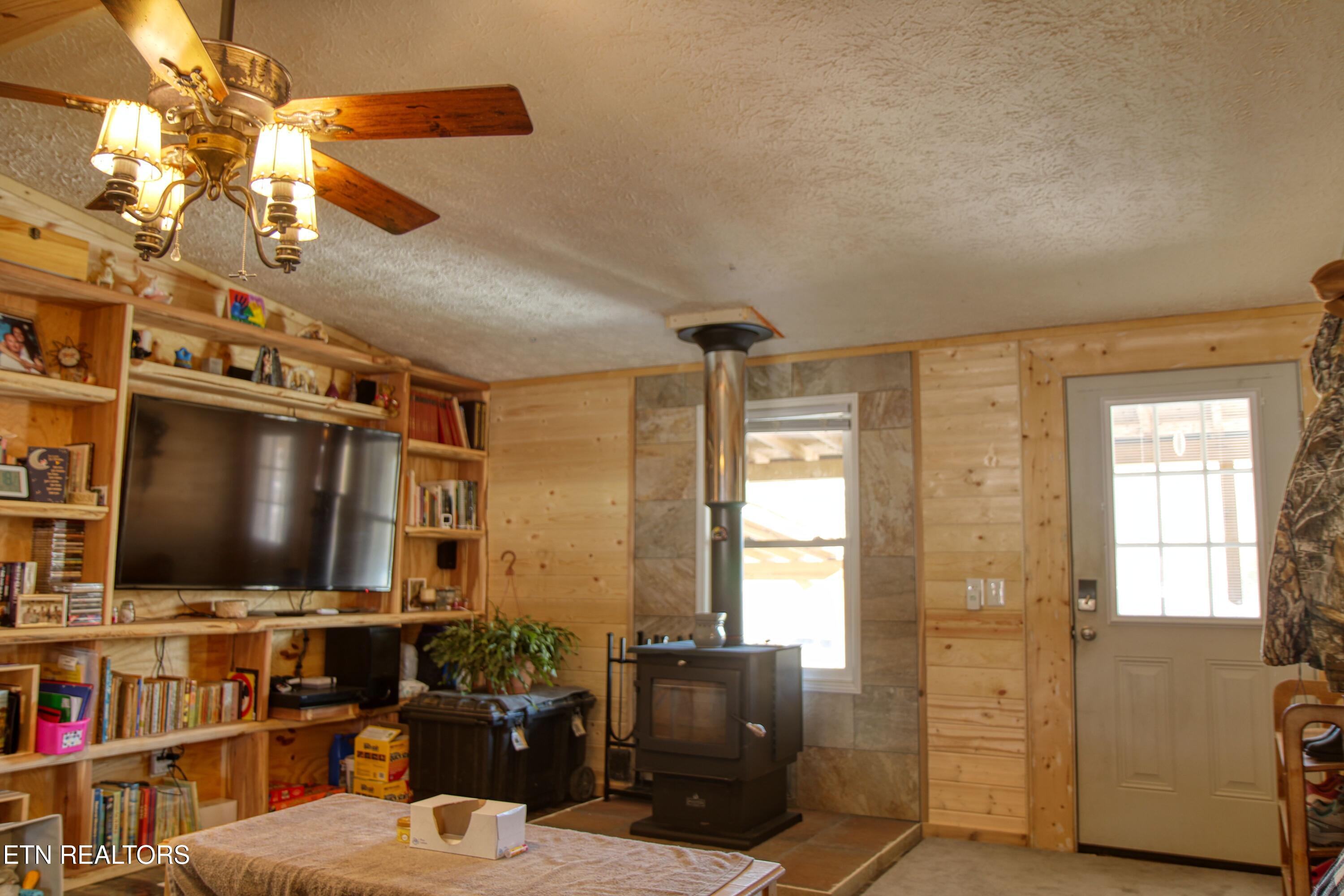 120 Volunteer Road Monterey, TN 38574 - Photo 8 of 53 5