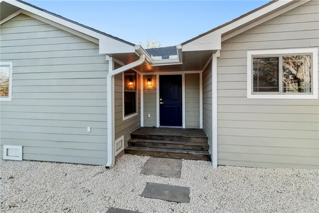 a view of house with entryway