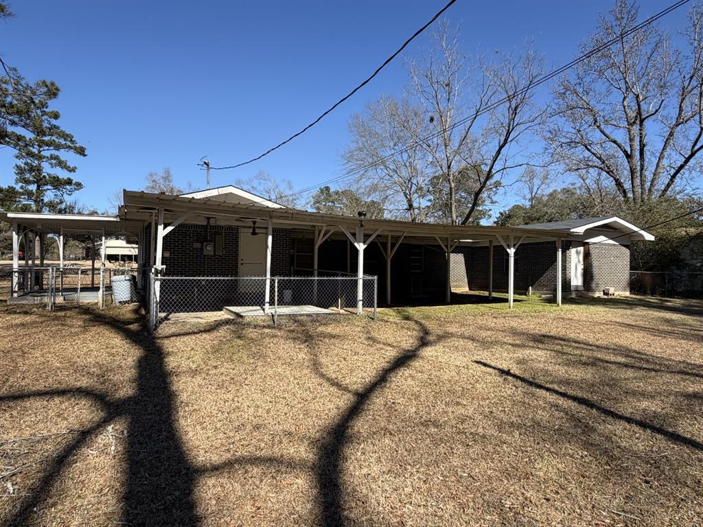 134 Hope Street Mansfield, LA 71052 - Photo 4 of 23 Patio areas