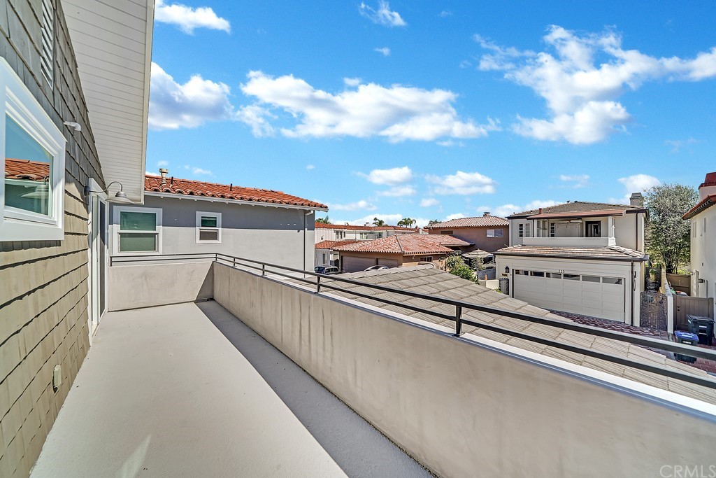 119 Via Nice Newport Beach, CA 92663 - Photo 25 of 30 a view of a balcony with an outdoor seating