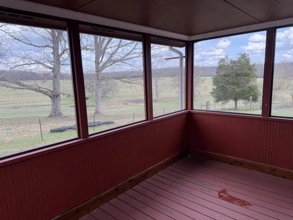 $259,000 | 70 Dunn Leoma Road, Leoma, TN 38468