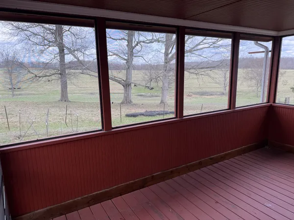 $259,000 | 70 Dunn Leoma Road, Leoma, TN 38468