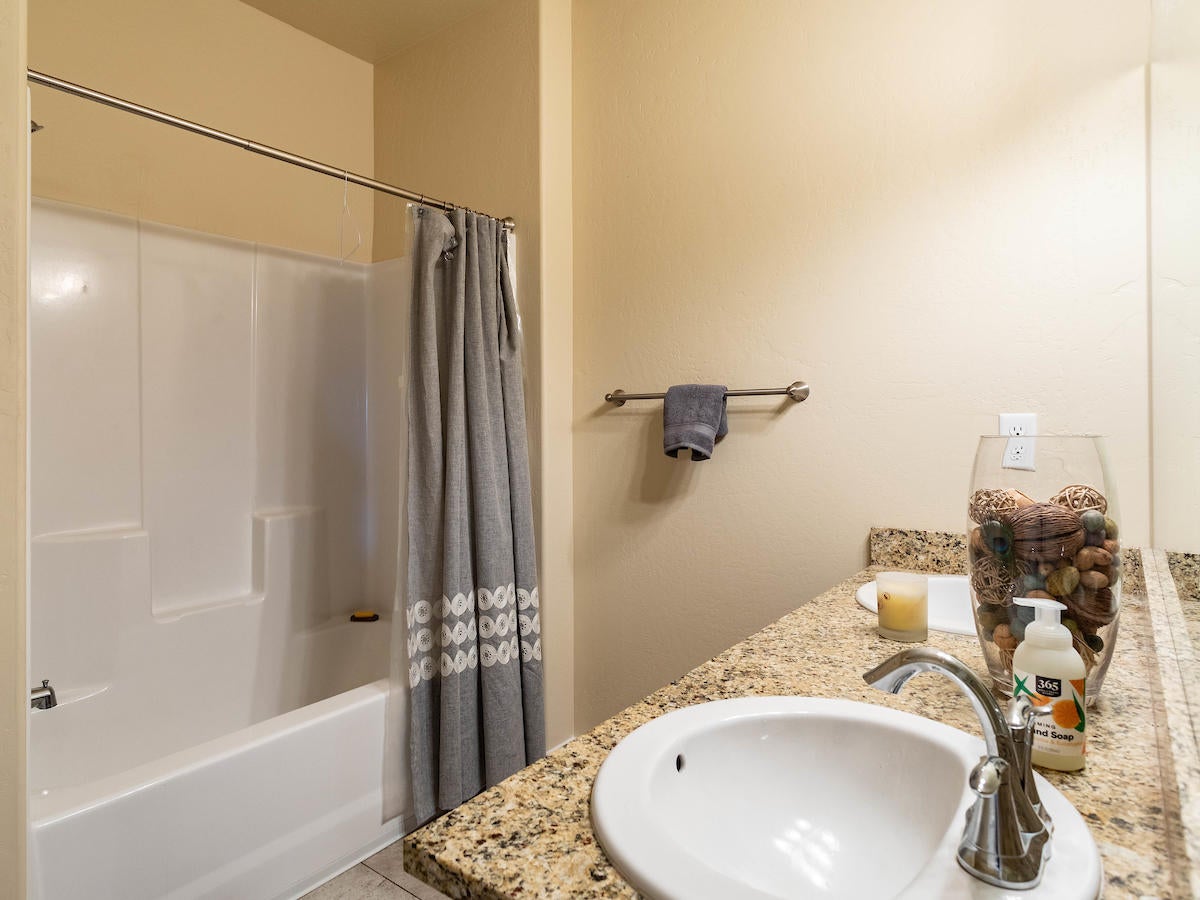 1318 Poppy Ridge Drive Eagle Point, OR 97524 - Photo 15 of 35 16