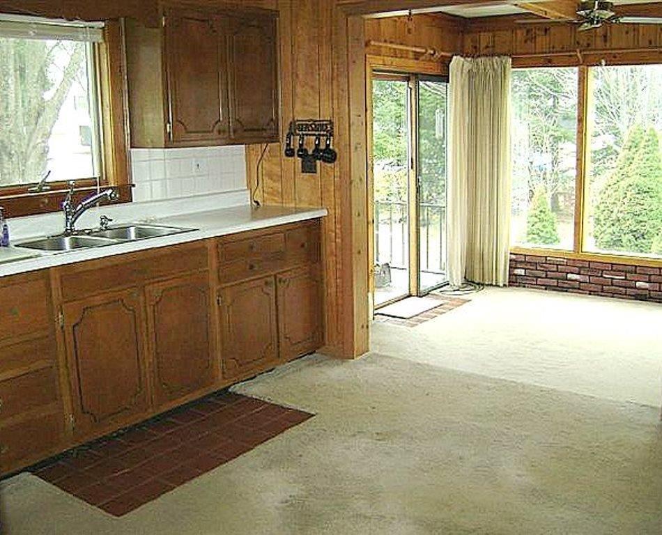 27 Ocean Park Road Saco, ME 04072 - Photo 10 of 28 Spacious eat-in kitchen with open...