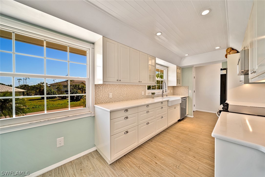 1376 Sand Castle Road Sanibel, FL 33957 - Photo 15 of 40