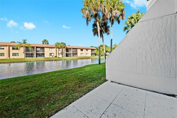 $244,900 | 140 Lakeview Drive, Unit 103, Weston, FL 33326