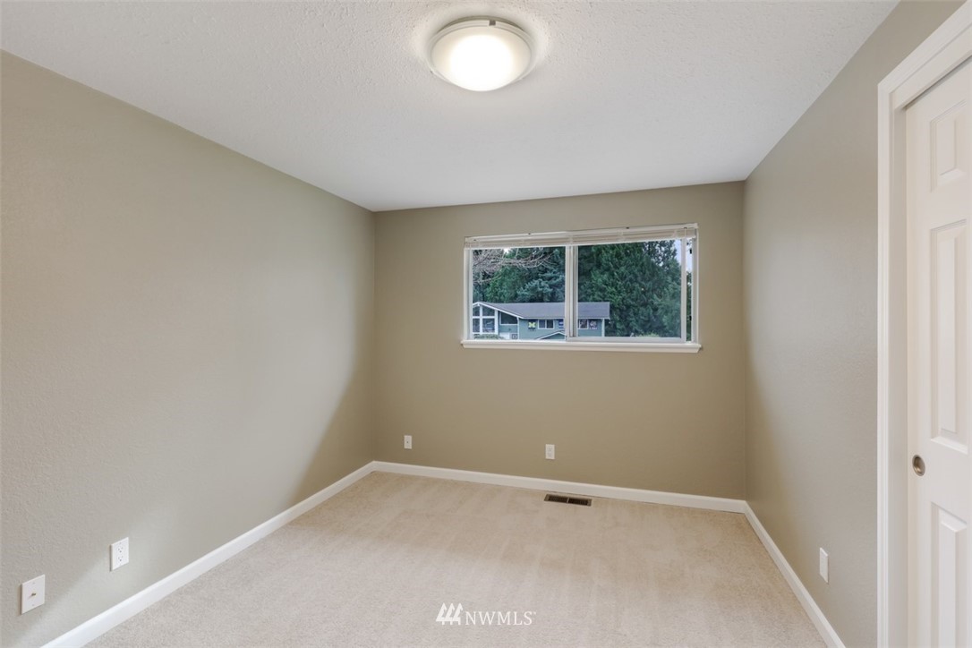 13820 Southeast 142nd Street Renton, WA 98059 - Photo 11 of 16 Gallery Image 11