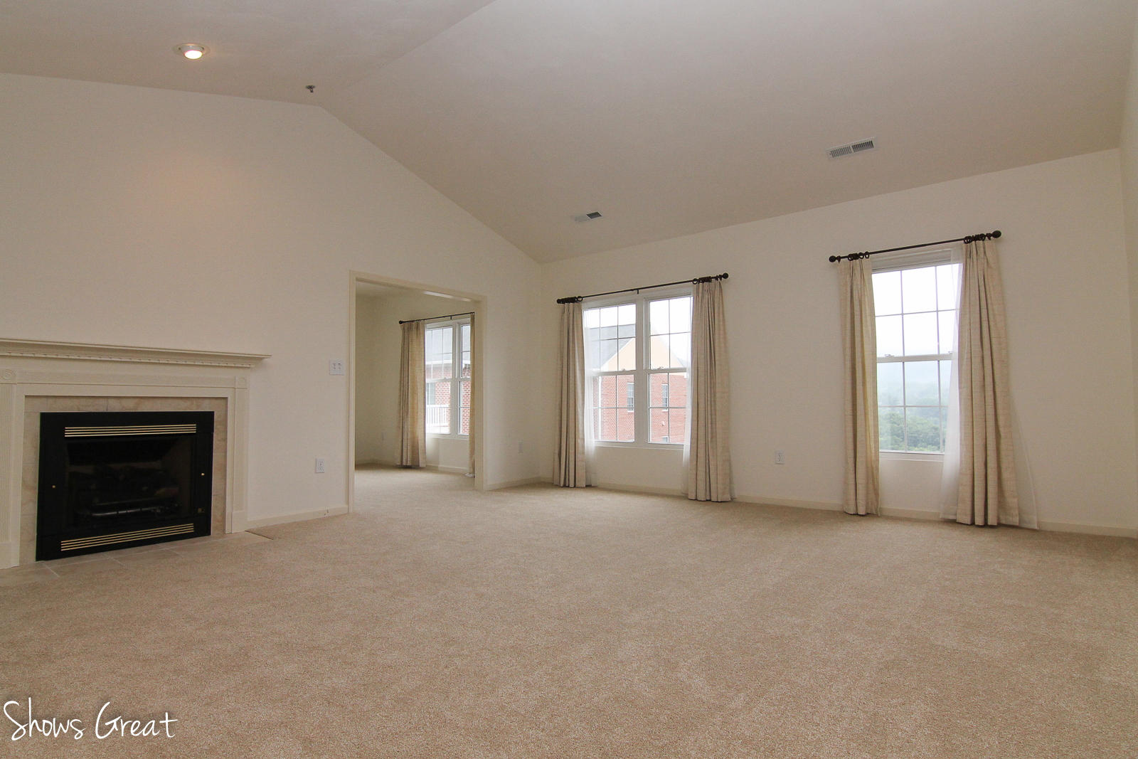 4438 Pheasant Ridge Road, Unit 402 Roanoke, VA 24014 - Photo 11 of 30 IMG_4462